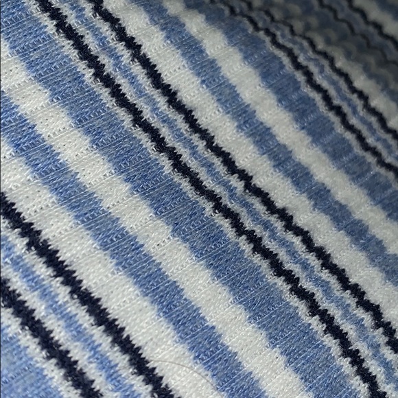 Vneck sleeveless shirt - Picture 4 of 4